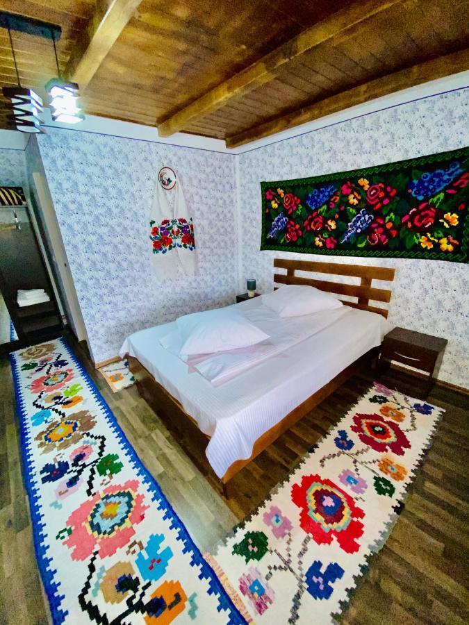Floare De Maramures 1 Vadu Izei Buitenkant foto