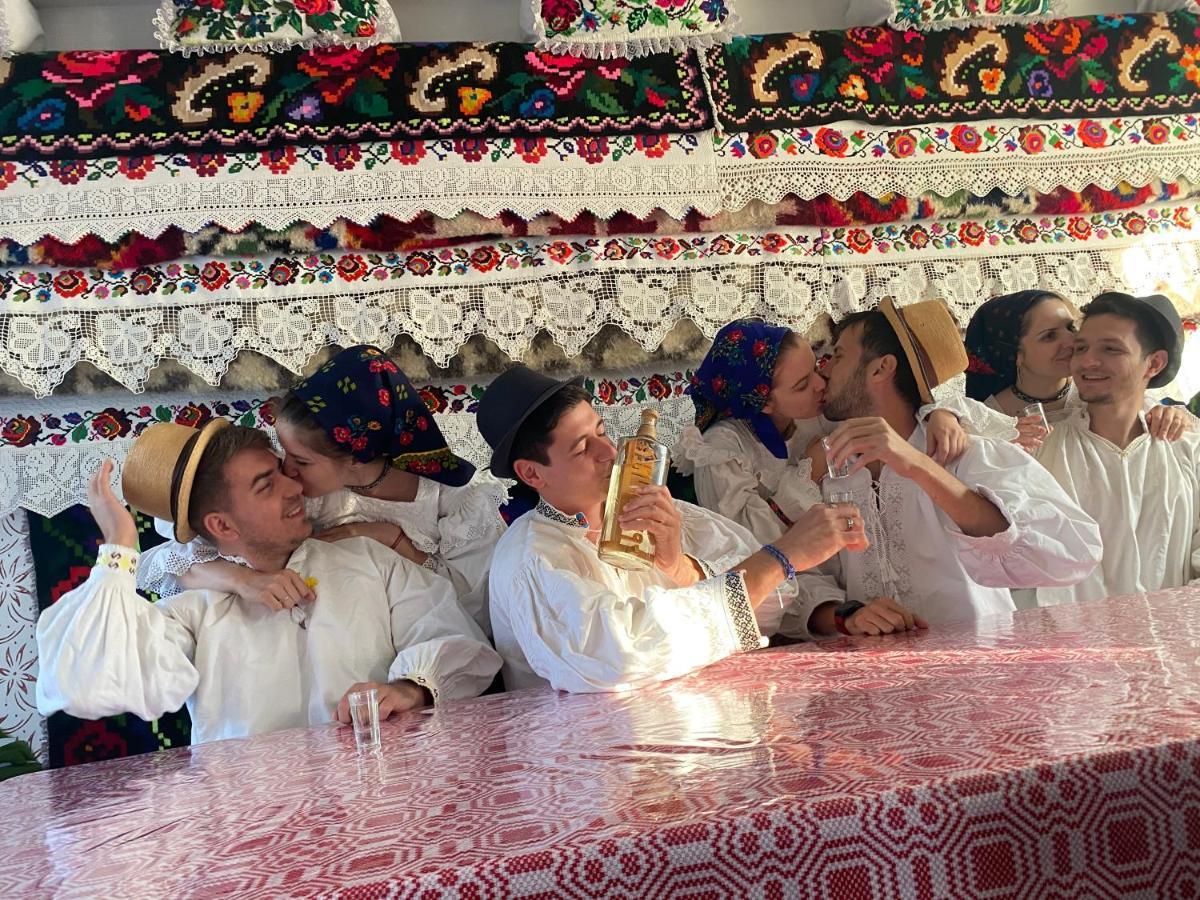 Floare De Maramures 1 Vadu Izei Buitenkant foto