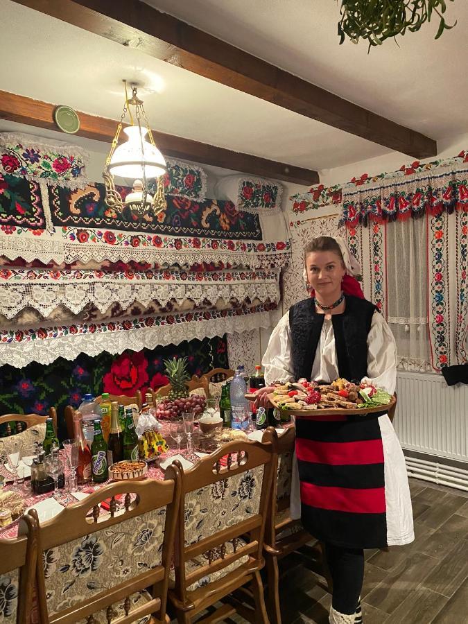 Floare De Maramures 1 Vadu Izei Buitenkant foto