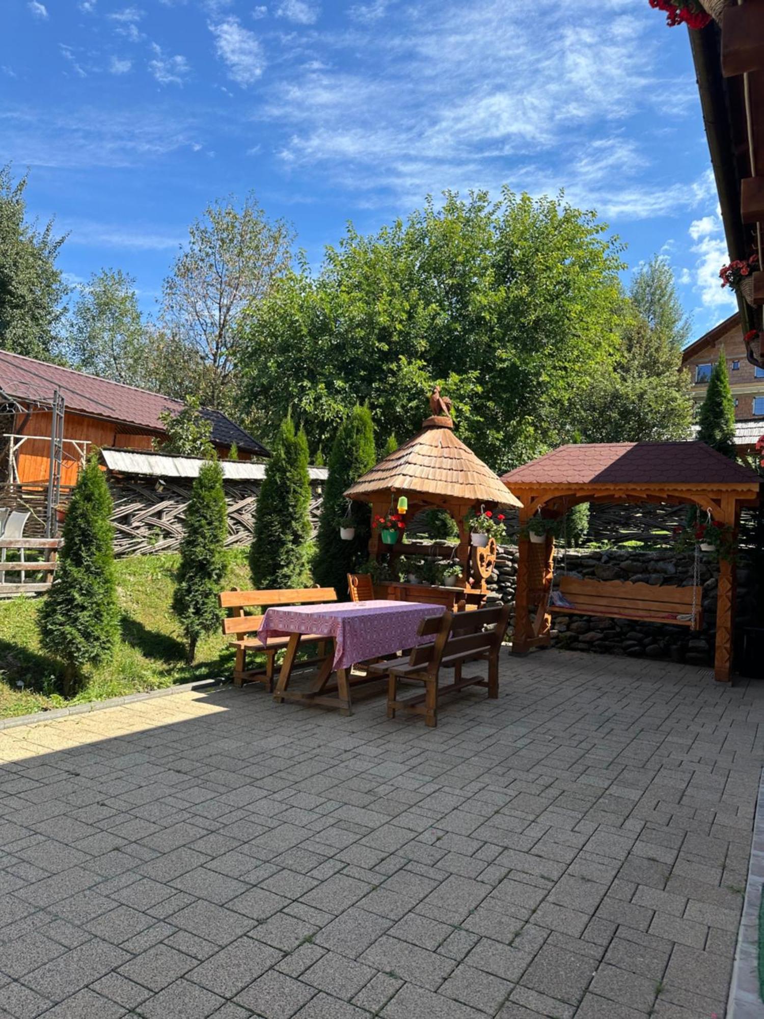 Floare De Maramures 1 Vadu Izei Buitenkant foto